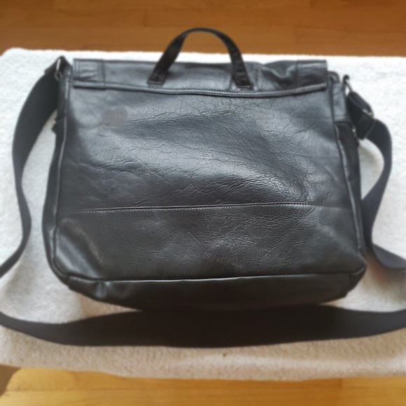 💕Kenneth Cole Reaction Busi-mess Essentials Unisex Leather Laptop/Messenger Bag - Picture 3 of 16